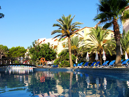 Foto Hotel mit Pool - 
