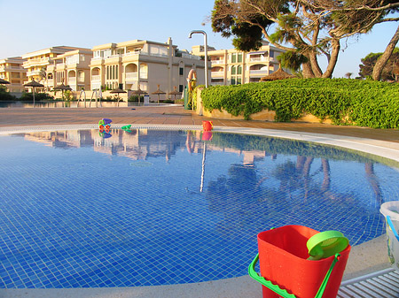 Fotos Hotel mit Pool bei Dämmerung